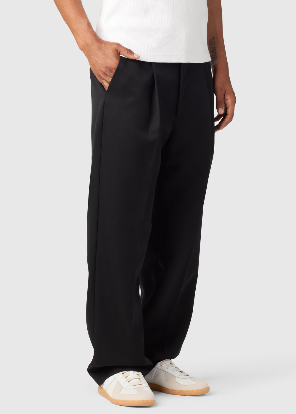ALDRICH PLEATED WOOL TROUSERS / BLACK