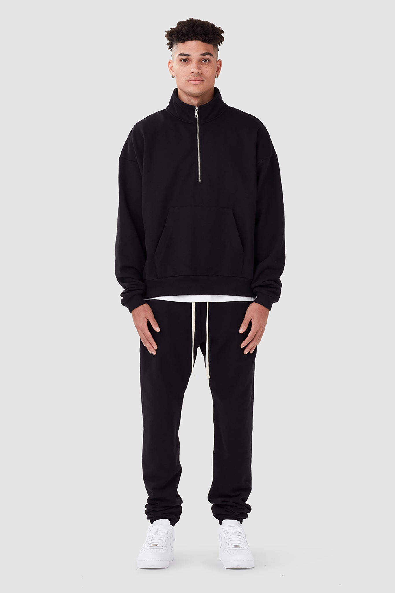 HEAVYWEIGHT STUDIO HALF ZIP / BLACK